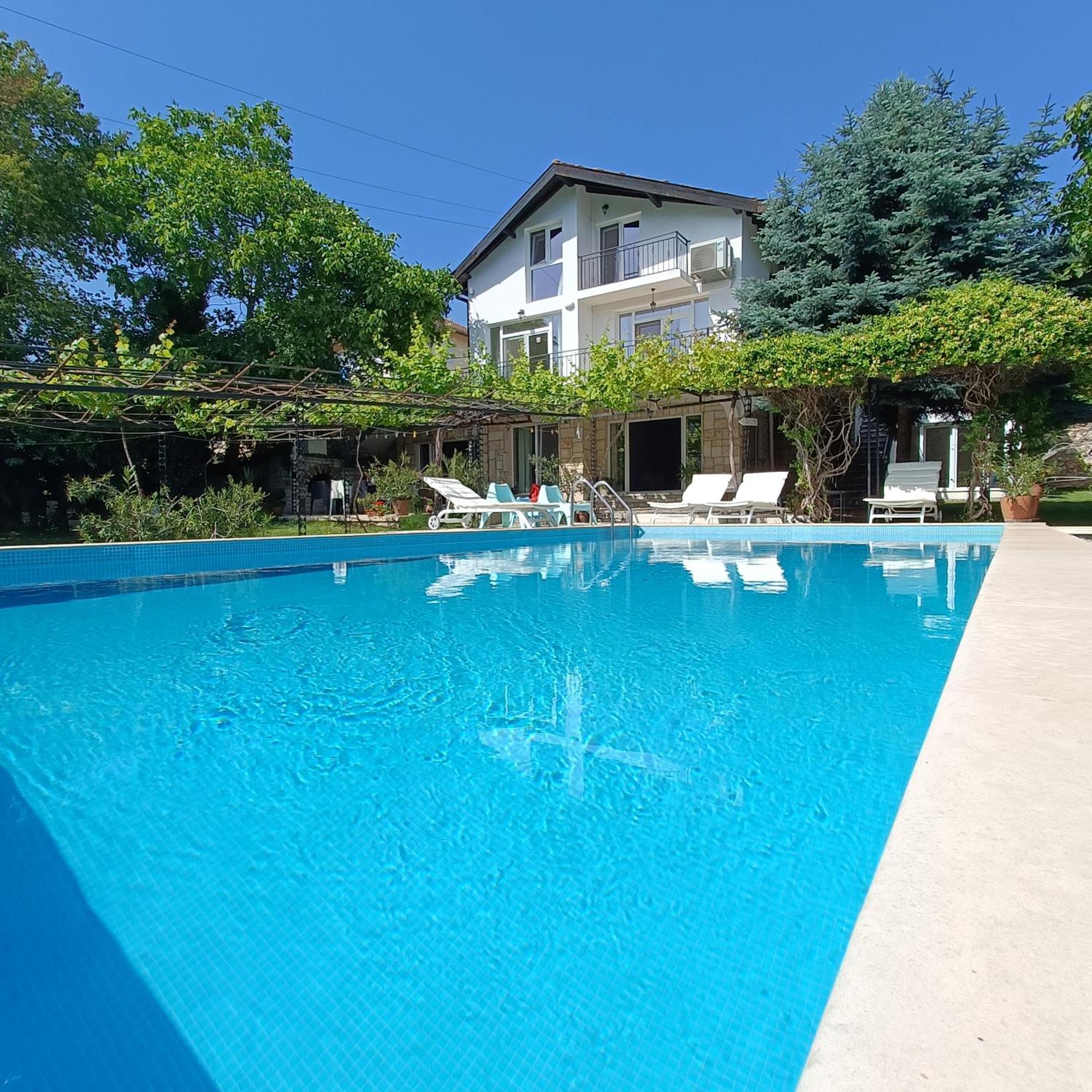 Villa Regina Serafina Балчик Екстериор снимка