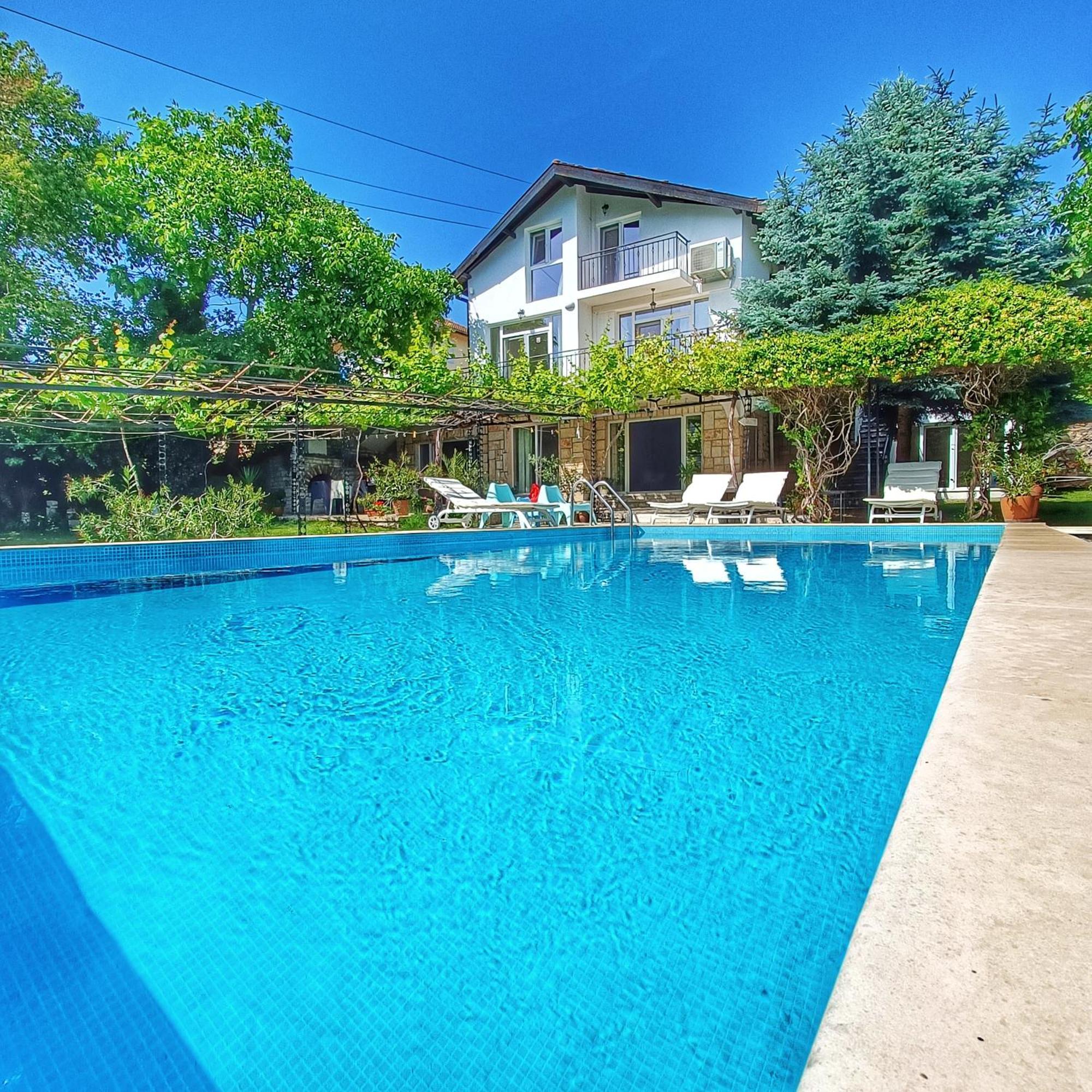 Villa Regina Serafina Балчик Екстериор снимка
